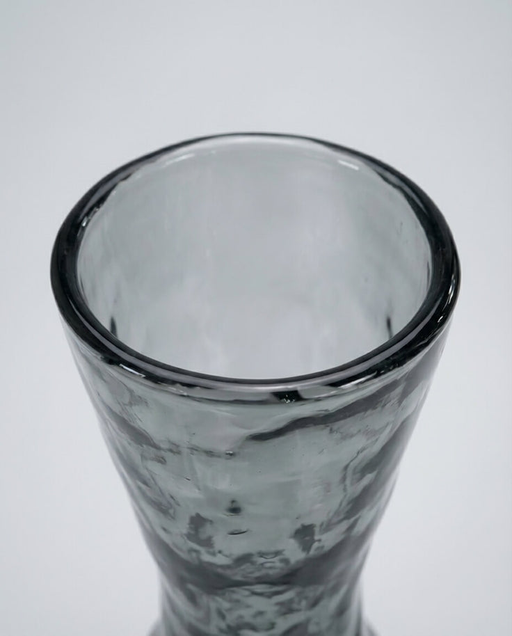 Akışkan Dalga Efektli İnce Uzun Totem Vazo (Gümüşi Füme)