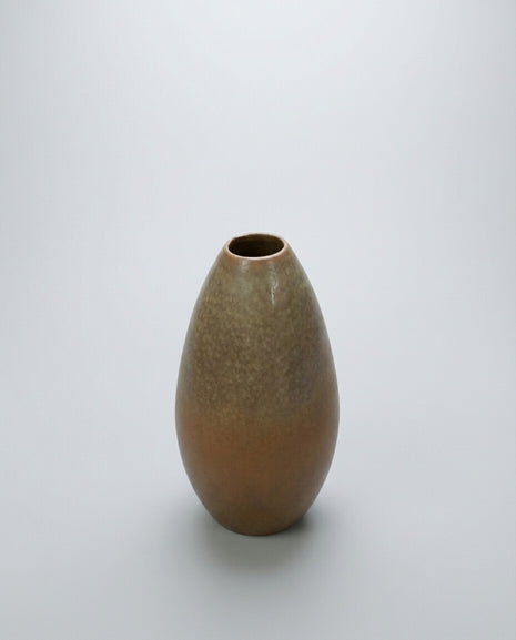 Wabi-Sabi Tarzı Oval Seramik Vazo - Zeytin Yeşili ve Taba Geçişli