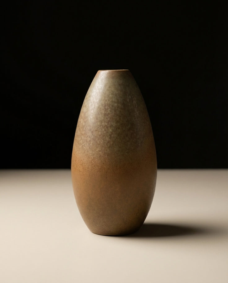 Wabi-Sabi Tarzı Oval Seramik Vazo - Zeytin Yeşili ve Taba Geçişli