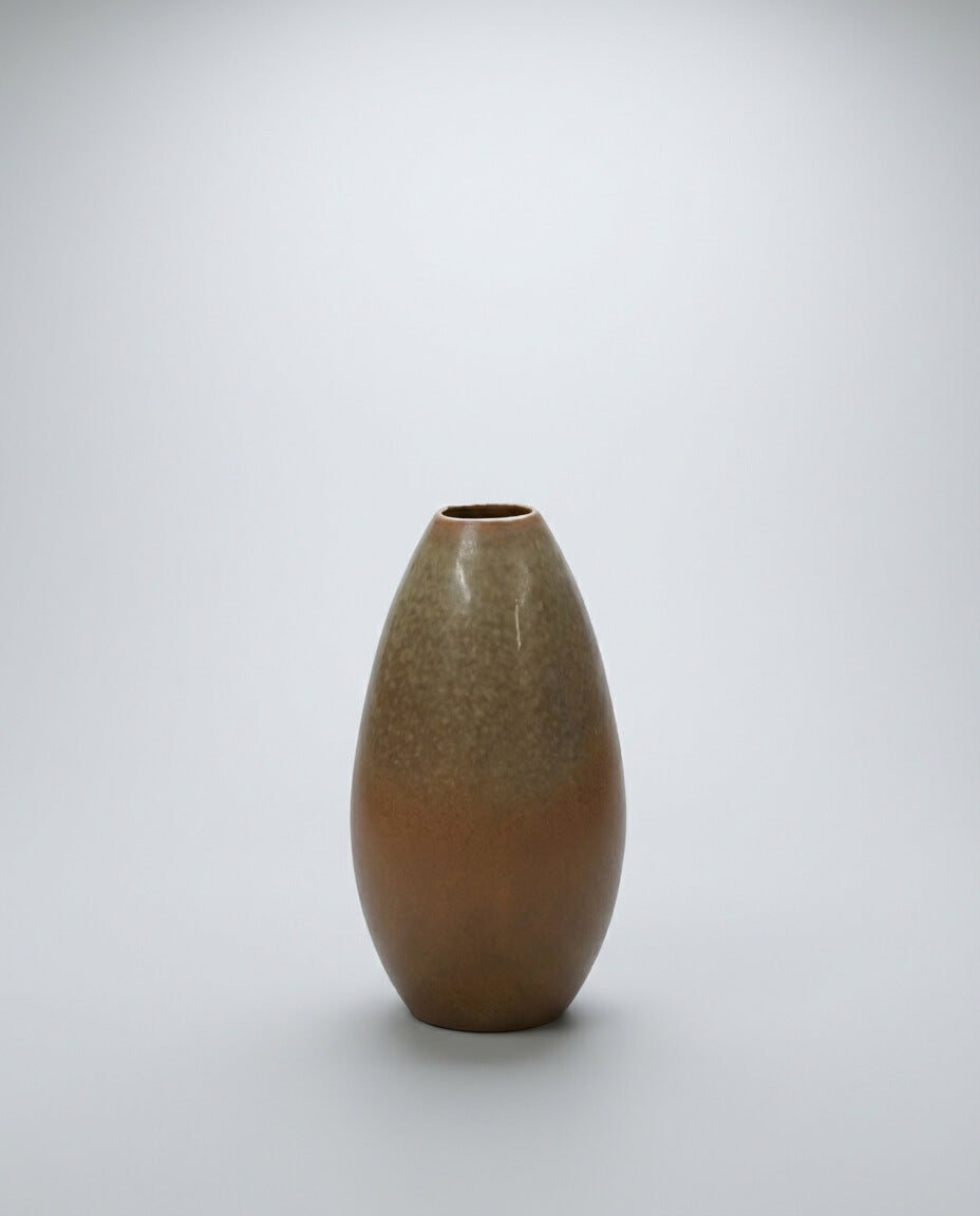 Wabi-Sabi Tarzı Oval Seramik Vazo - Zeytin Yeşili ve Taba Geçişli