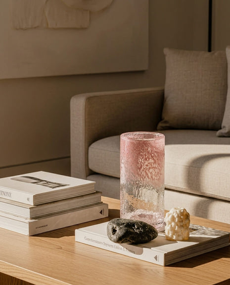 Pastel Pembe ve Şeffaf Geçişli Dokulu Cam Vazo